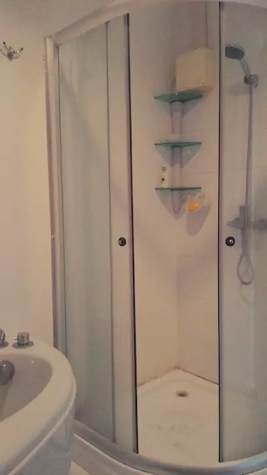 Wohnung in Phuket - Dusche Urlaubsreise nach Phuket Unterkunft Wohnung Dusche